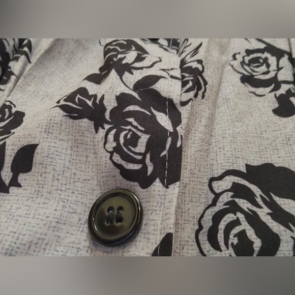 Cross-border Lace Patchwork Vintage Inspired Jacket/Coat. Size M-L. - Picture 7 of 9